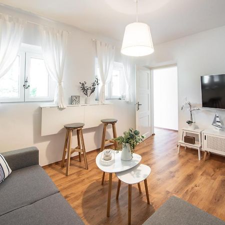 Apartment Near Old Town, Free Parking & Huge Garden Dubrovnik Kültér fotó