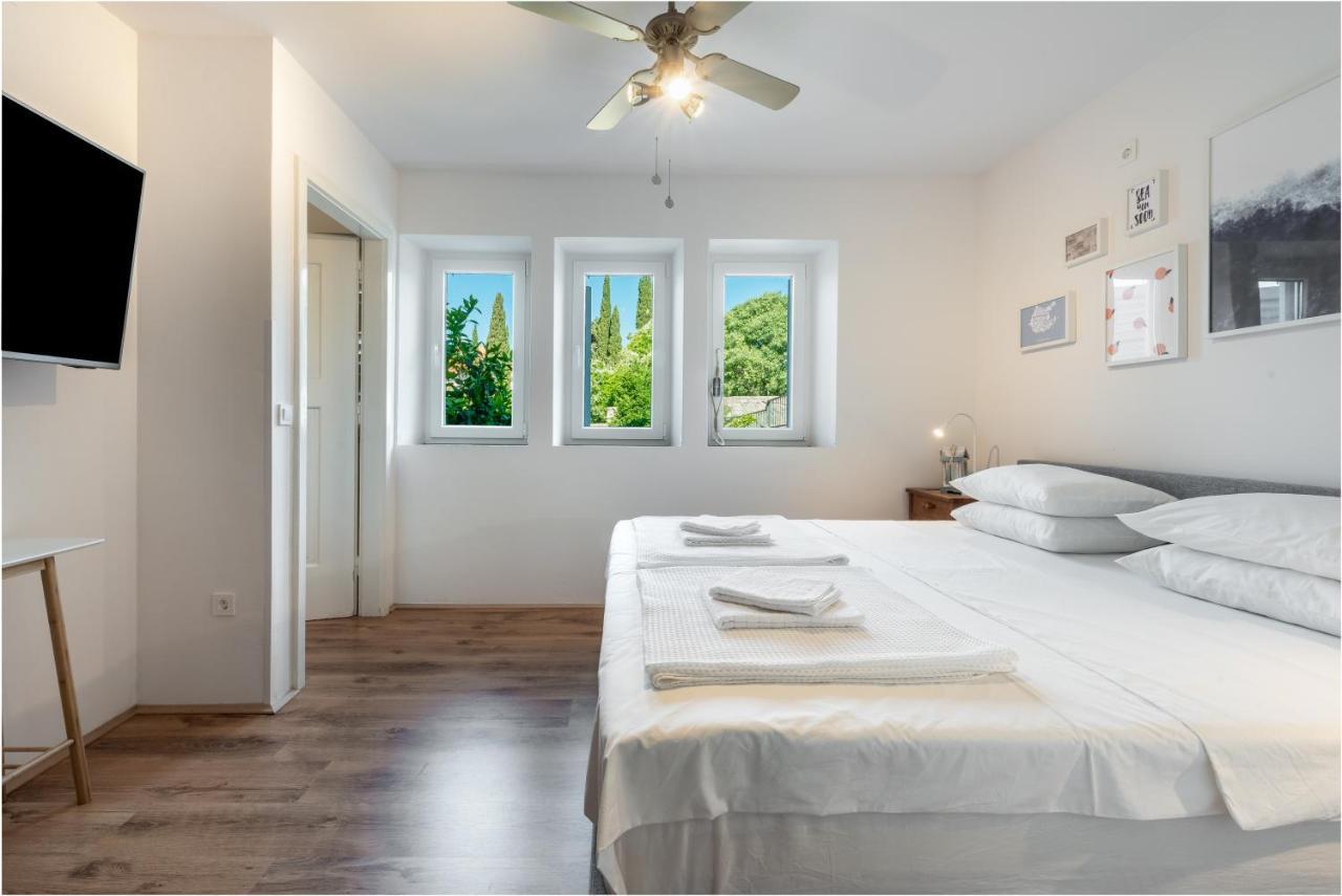 Apartment Near Old Town, Free Parking & Huge Garden Dubrovnik Kültér fotó