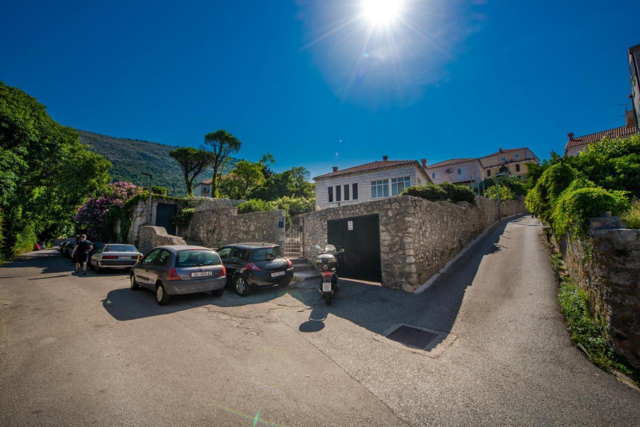 Apartment Near Old Town, Free Parking & Huge Garden Dubrovnik Kültér fotó